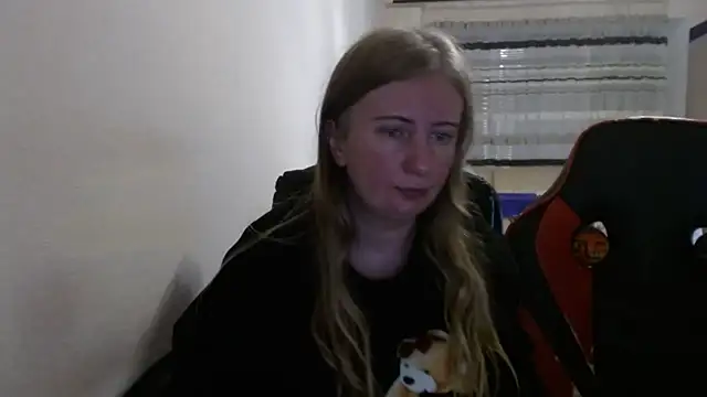 Snapshot of PeterAndJen chatting on November 20, 2025, 8:19 pm PeterAndJen online show from November 20, 2025, 8:19 pm