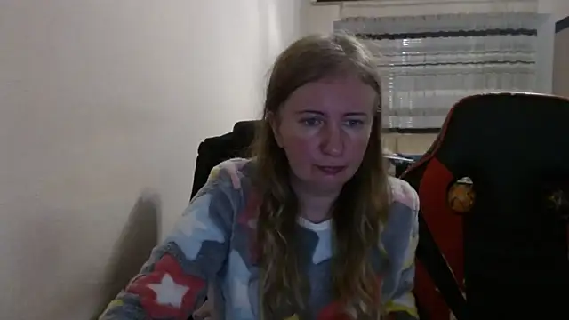 Snapshot of PeterAndJen chatting on November 21, 2025, 8:29 pm PeterAndJen online show from November 21, 2025, 8:29 pm