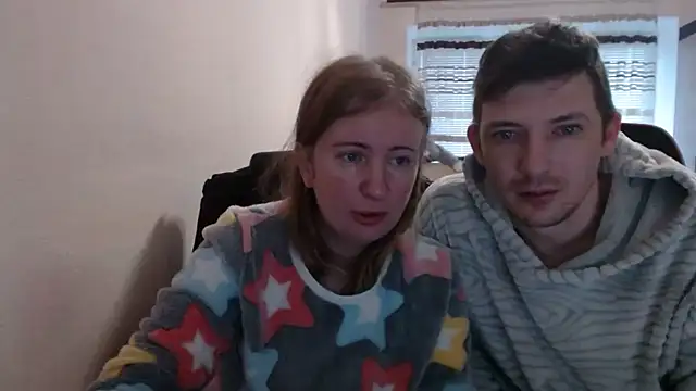 Snapshot of PeterAndJen chatting on November 23, 2025, 7:08 am PeterAndJen online show from November 23, 2025, 7:08 am