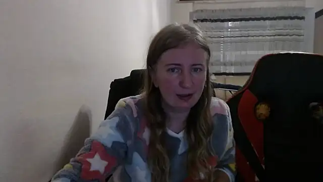 Snapshot of PeterAndJen chatting on November 23, 2025, 7:13 pm PeterAndJen online show from November 23, 2025, 7:13 pm