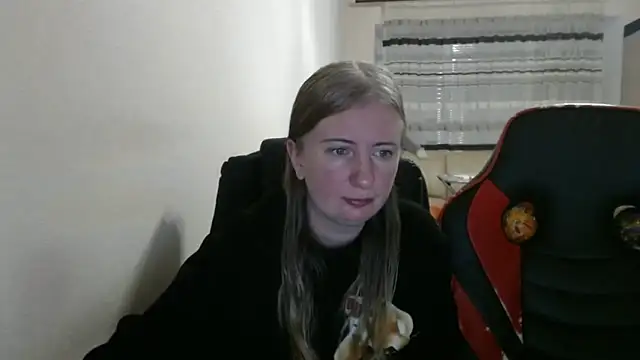 Snapshot of PeterAndJen chatting on November 25, 2025, 7:36 pm PeterAndJen online show from November 25, 2025, 7:36 pm