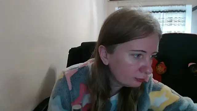 Snapshot of PeterAndJen chatting on November 26, 2025, 7:42 am PeterAndJen online show from November 26, 2025, 7:42 am