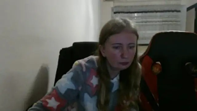 Snapshot of PeterAndJen chatting on November 27, 2025, 8:11 pm PeterAndJen online show from November 27, 2025, 8:11 pm