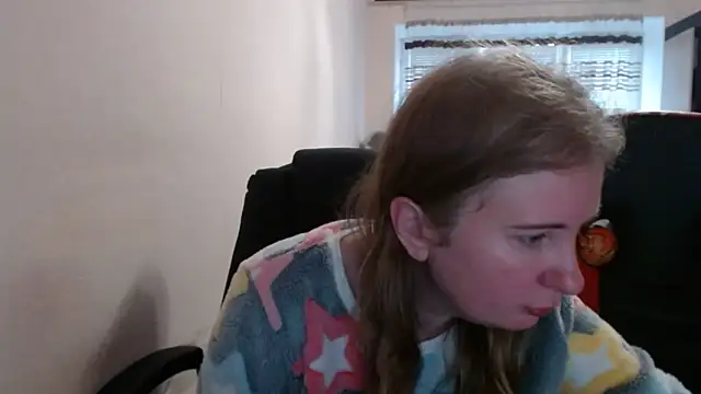 Snapshot of PeterAndJen chatting on November 28, 2025, 8:17 am PeterAndJen online show from November 28, 2025, 8:17 am