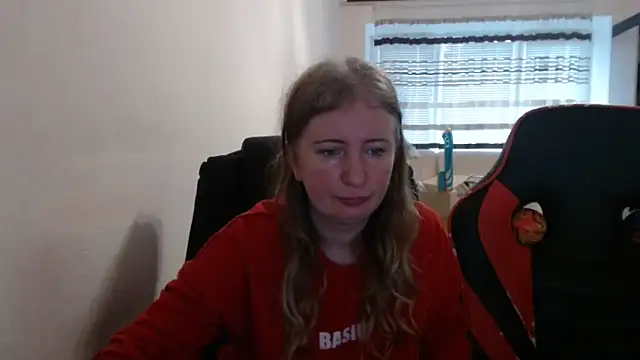 Snapshot of PeterAndJen chatting on November 29, 2025, 8:39 am PeterAndJen online show from November 29, 2025, 8:39 am