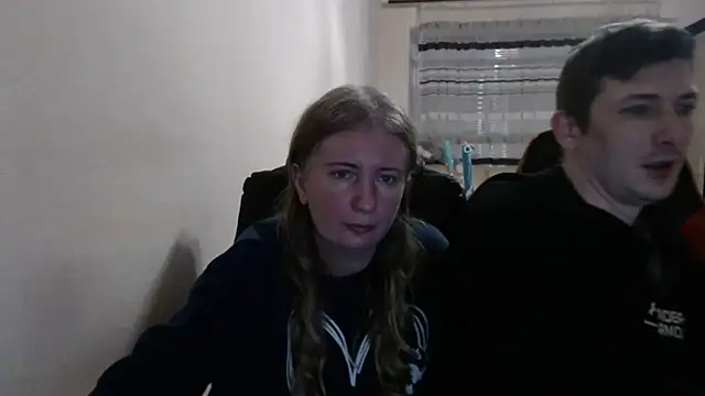 Snapshot of PeterAndJen chatting on December 1, 2025, 6:46 pm PeterAndJen online show from December 1, 2025, 6:46 pm