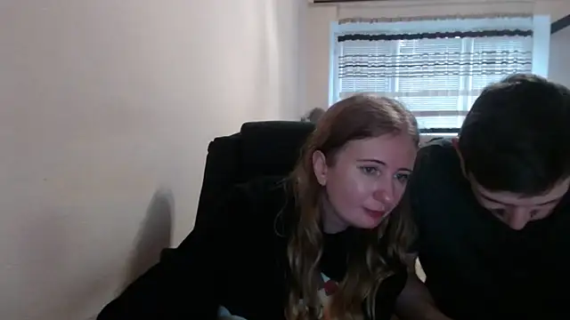 Snapshot of PeterAndJen chatting on December 5, 2025, 1:09 pm PeterAndJen online show from December 5, 2025, 1:09 pm