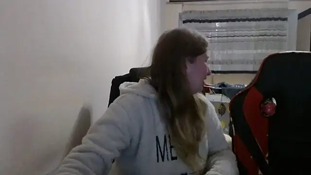 Snapshot of PeterAndJen chatting on December 14, 2025, 8:13 pm PeterAndJen online show from December 14, 2025, 8:13 pm