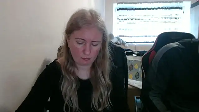 PeterAndJen online show from April 5, 2026, 6:05 pm