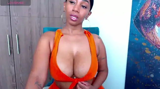 Snapshot of Pinkceeleste chatting on December 21, 2024, 9:47 pm Pinkceeleste online show from December 21, 2024, 9:47 pm