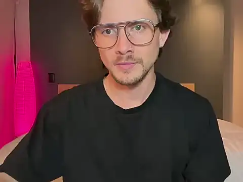 Snapshot of mcklister_kinky_feets chatting on February 14, 2026, 1:35 am mcklister kinky feets online show from February 14, 2026, 1:35 am