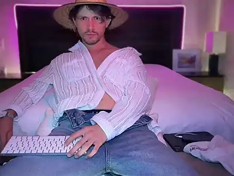 mcklister kinky feets online show from March 31, 2026, 12:38 pm