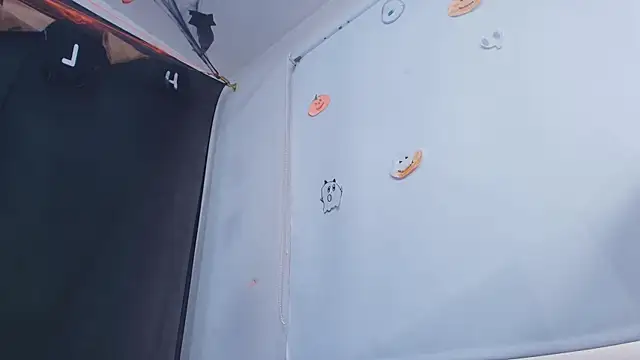 timkerbell  online show from November 4, 2025, 7:13 pm