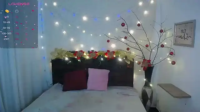 Snapshot of NikkieMilky chatting on December 16, 2024, 2:47 am NikkieMilky online show from December 16, 2024, 2:47 am
