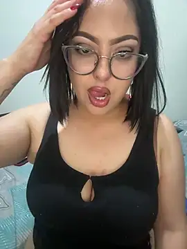 MileyGia online show from April 12, 2026, 1:43 am