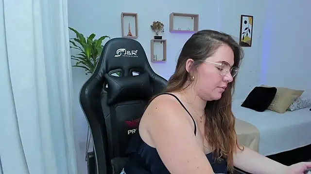 tamy shine87 online show from December 14, 2024, 4:23 am