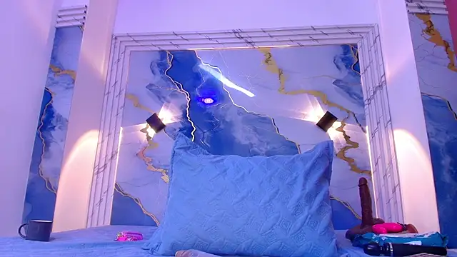 lorrayne  online show from November 19, 2025, 12:16 pm