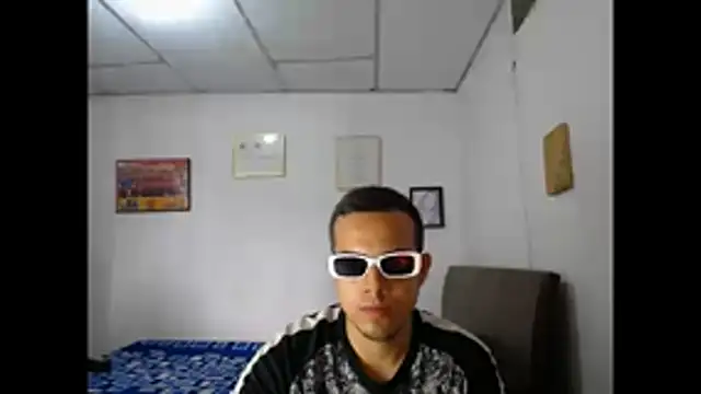 Snapshot of Oliver_Wilding chatting on March 4, 2026, 3:18 pm Oliver Wilding online show from March 4, 2026, 3:18 pm