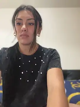 Snapshot of Ambar_pe_ chatting on January 3, 2025, 8:32 pm Ambar pe online show from January 3, 2025, 8:32 pm