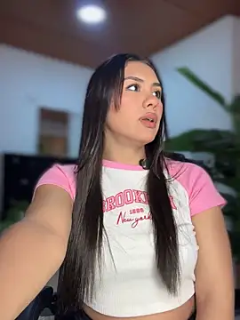 Snapshot of Ambar_pe_ chatting on October 6, 2025, 9:23 pm Ambar pe online show from October 6, 2025, 9:23 pm