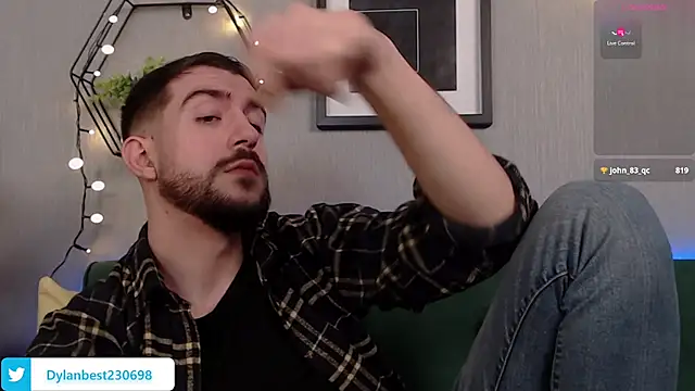 Snapshot of Dylan_Best chatting on December 27, 2024, 3:31 am Dylan Best online show from December 27, 2024, 3:31 am