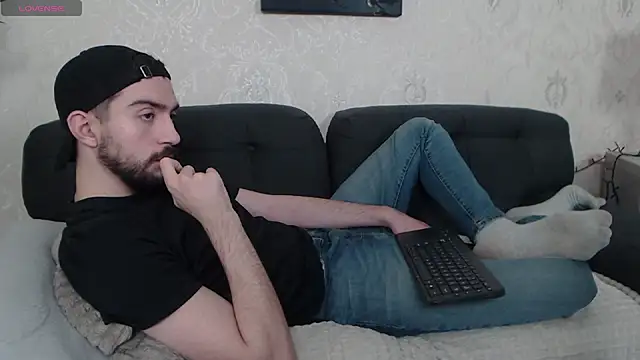 Snapshot of Dylan_Best chatting on January 11, 2025, 2:41 am Dylan Best online show from January 11, 2025, 2:41 am