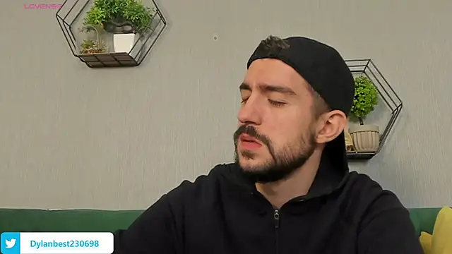 Snapshot of Dylan_Best chatting on September 17, 2025, 10:00 pm Dylan Best online show from September 17, 2025, 10:00 pm