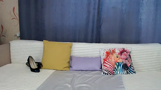 Emilyzest777 online show from February 3, 2025, 5:40 am