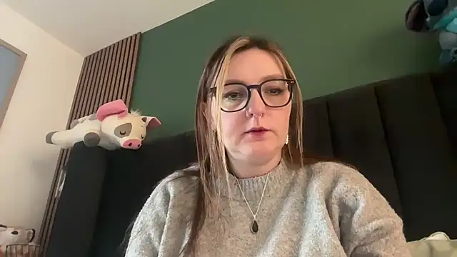 short sweetpea online show from February 8, 2026, 2:53 pm