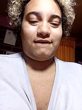 Hilarybunnyy online show from February 1, 2026, 8:07 pm