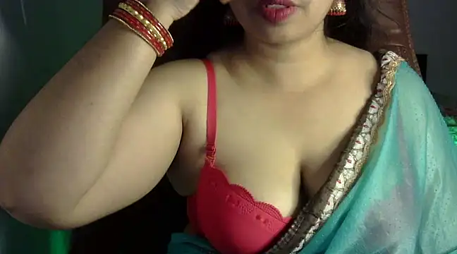 Snapshot of Maalnad_beauty chatting on December 3, 2024, 5:31 am Maalnad beauty online show from December 3, 2024, 5:31 am