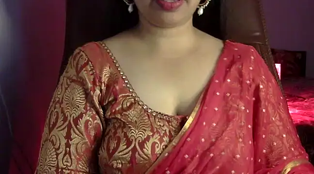 Snapshot of Maalnad_beauty chatting on December 10, 2024, 5:39 am Maalnad beauty online show from December 10, 2024, 5:39 am