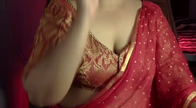 Snapshot of Maalnad_beauty chatting on March 7, 2025, 5:49 pm Maalnad beauty online show from March 7, 2025, 5:49 pm