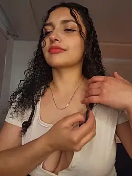 Snapshot of Lucy_Marin chatting on October 22, 2025, 5:13 pm Lucy Marin online show from October 22, 2025, 5:13 pm