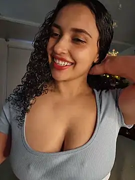 Snapshot of Lucy_Marin chatting on December 15, 2025, 4:44 pm Lucy Marin online show from December 15, 2025, 4:44 pm