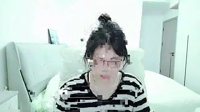 Sunset glow online show from December 19, 2025, 2:40 am