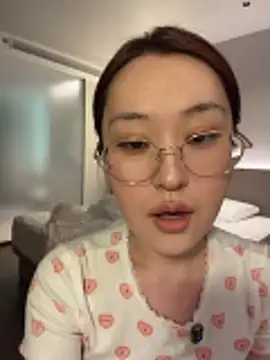 Snapshot of sphynx-_- chatting on May 20, 2026, 7:58 am sphynx- - online show from May 20, 2026, 7:58 am