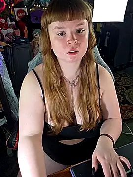 Snapshot of VelvetDiablo chatting on May 15, 2026, 11:12 pm VelvetDiablo online show from May 15, 2026, 11:12 pm