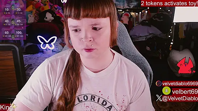 Snapshot of VelvetDiablo chatting on May 21, 2026, 12:28 am VelvetDiablo online show from May 21, 2026, 12:28 am