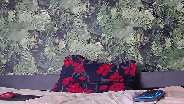 Snapshot of Alison_Drew chatting on December 2, 2025, 10:16 pm Alison Drew online show from December 2, 2025, 10:16 pm