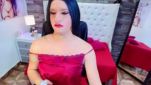 TRINY TS online show from November 21, 2025, 9:24 pm