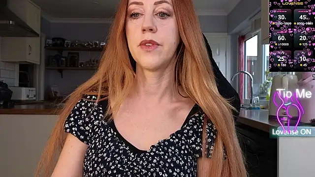 Snapshot of stripmequick chatting on March 12, 2026, 10:10 am stripmequick online show from March 12, 2026, 10:10 am