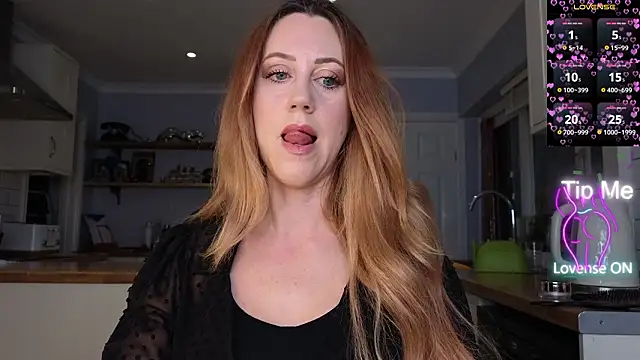 Snapshot of stripmequick chatting on March 17, 2026, 8:01 pm stripmequick online show from March 17, 2026, 8:01 pm