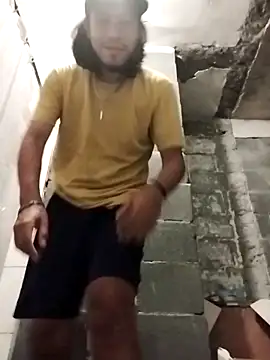 AlexAlejandro13 online show from April 5, 2026, 1:47 am