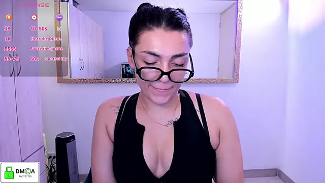 Snapshot of EricaVanderhill chatting on May 19, 2026, 12:38 am EricaVanderhill online show from May 19, 2026, 12:38 am
