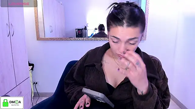Snapshot of EricaVanderhill chatting on July 10, 2026, 6:54 pm EricaVanderhill online show from July 10, 2026, 6:54 pm