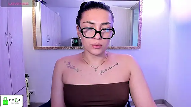 Snapshot of EricaVanderhill chatting on July 27, 2026, 10:50 pm EricaVanderhill online show from July 27, 2026, 10:50 pm