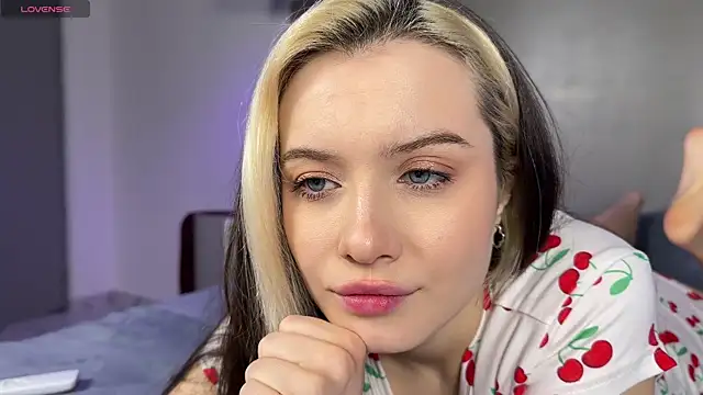 Snapshot of _blowjob_queen chatting on July 2, 2026, 11:33 pm blowjob queen online show from July 2, 2026, 11:33 pm