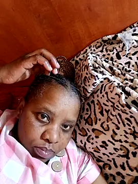 CHOCOLATEHUGEBOOBS42DDD online show from October 11, 2025, 9:52 am