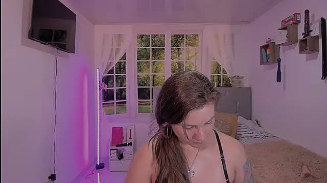 vanessabrown  online show from March 31, 2026, 4:51 pm